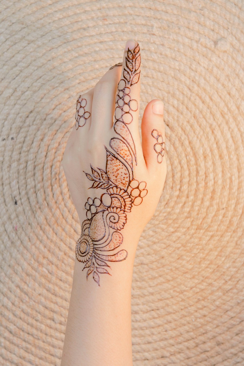 Henna tattoo photo – Free Brown Image on Unsplash