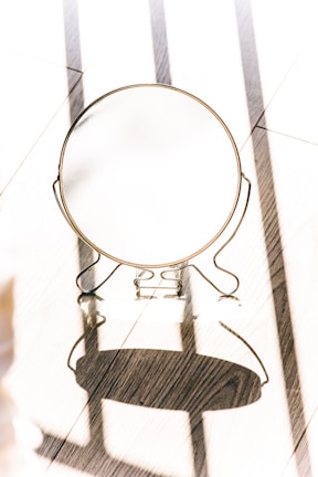 round brown llustration