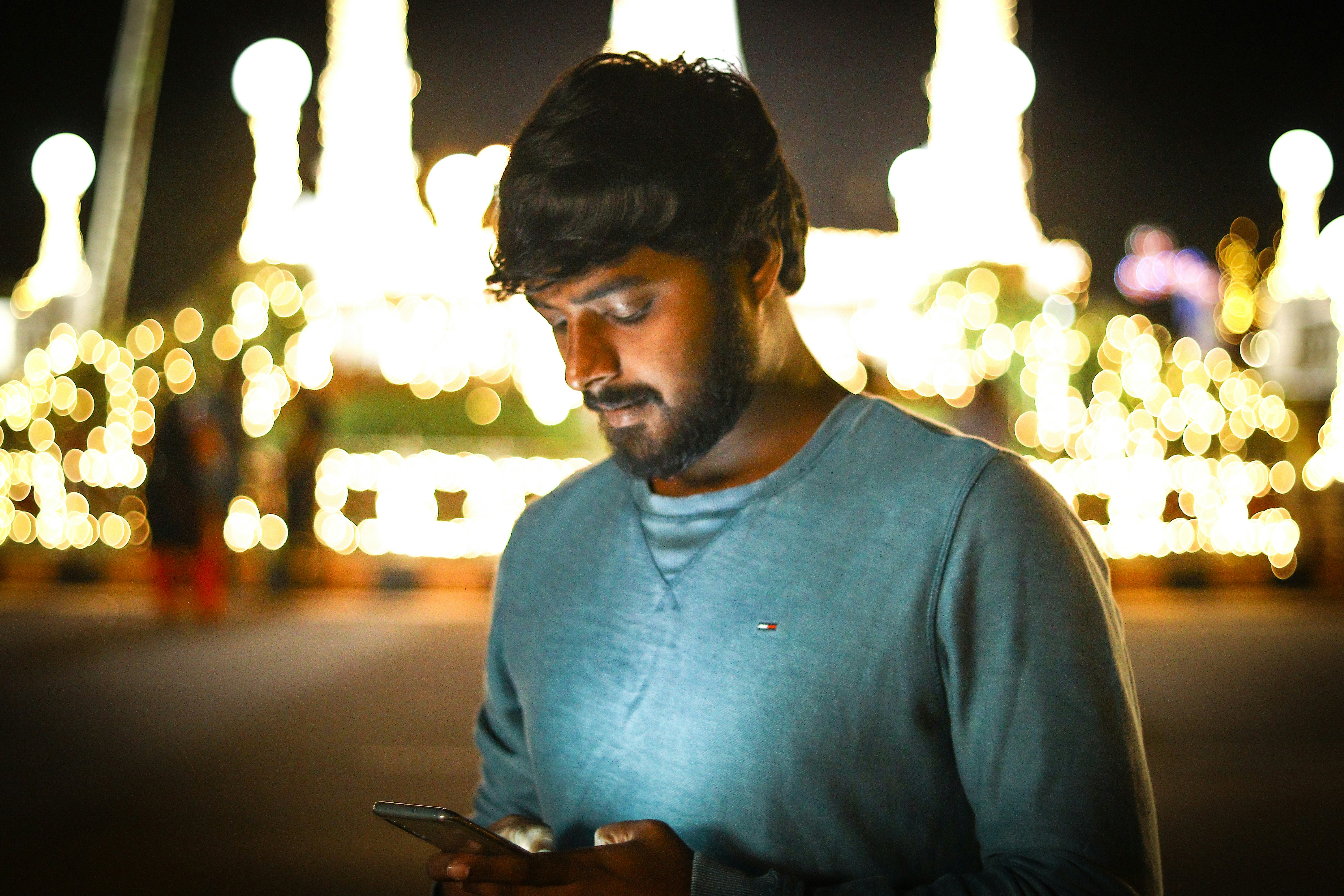 men's blue crew-neck shirt