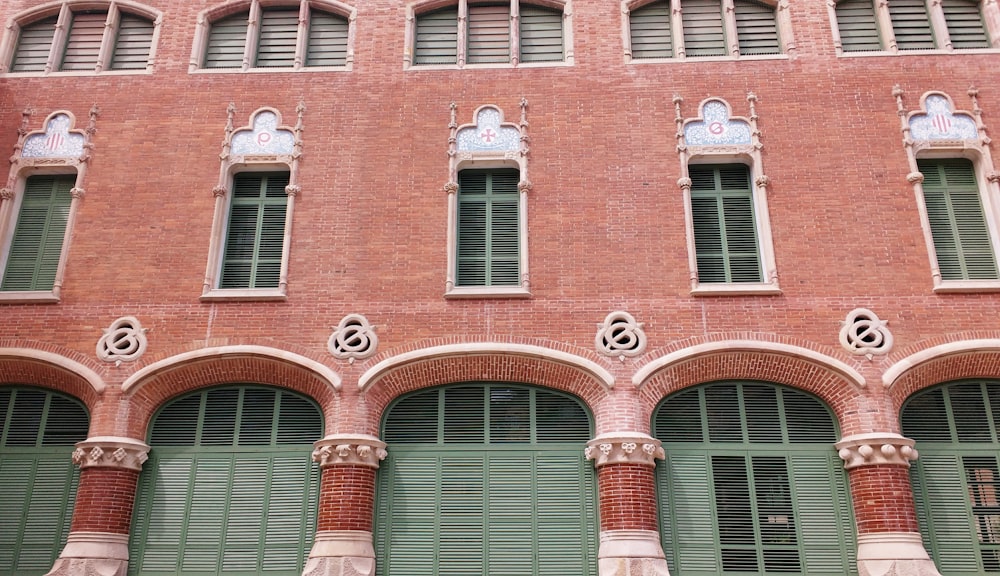 brown concrete building