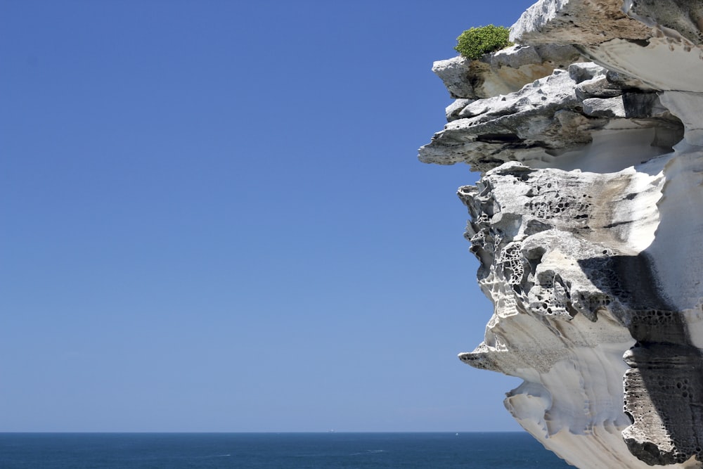 mountain under blue sky