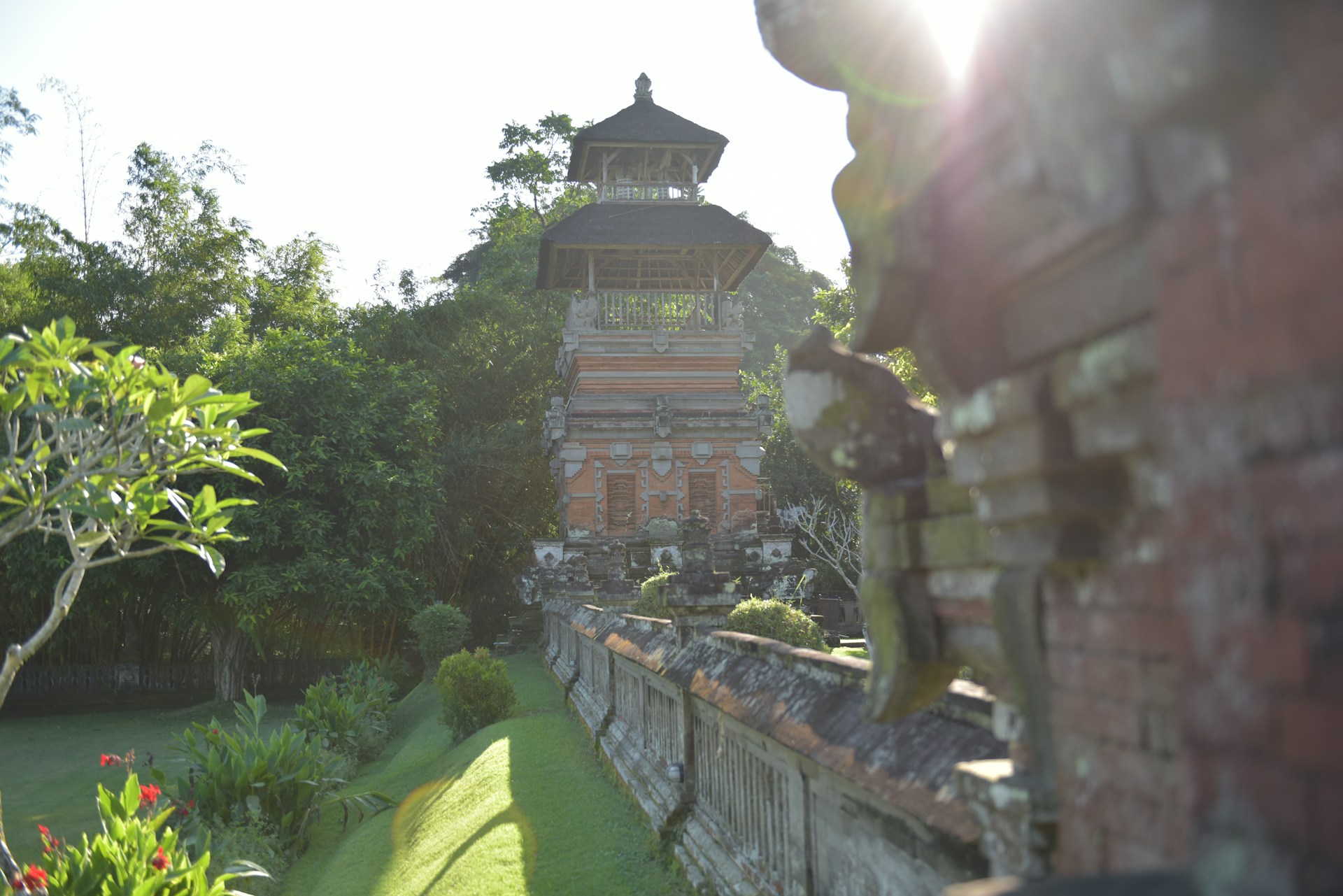 black and brown leather padded tub sofa