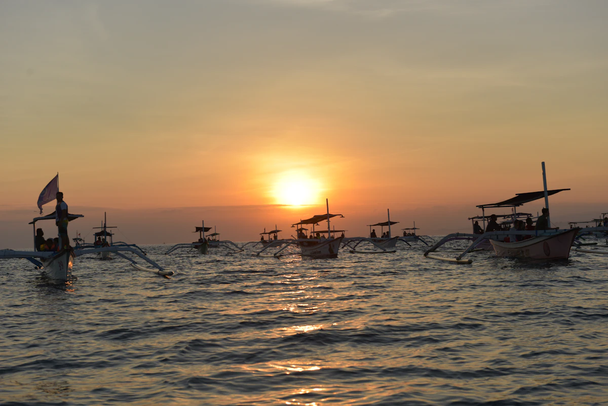 Traditional Amed Jukung Sunrise Sea Sail with Artisanal Fishermen