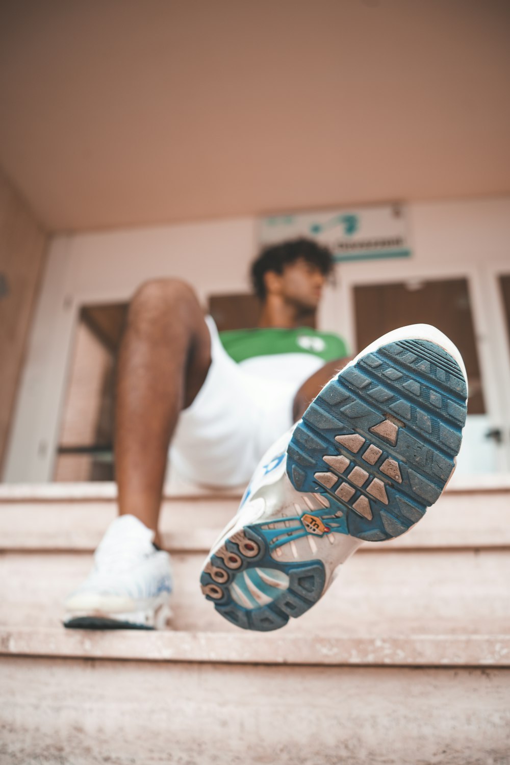 man siting on focus photography