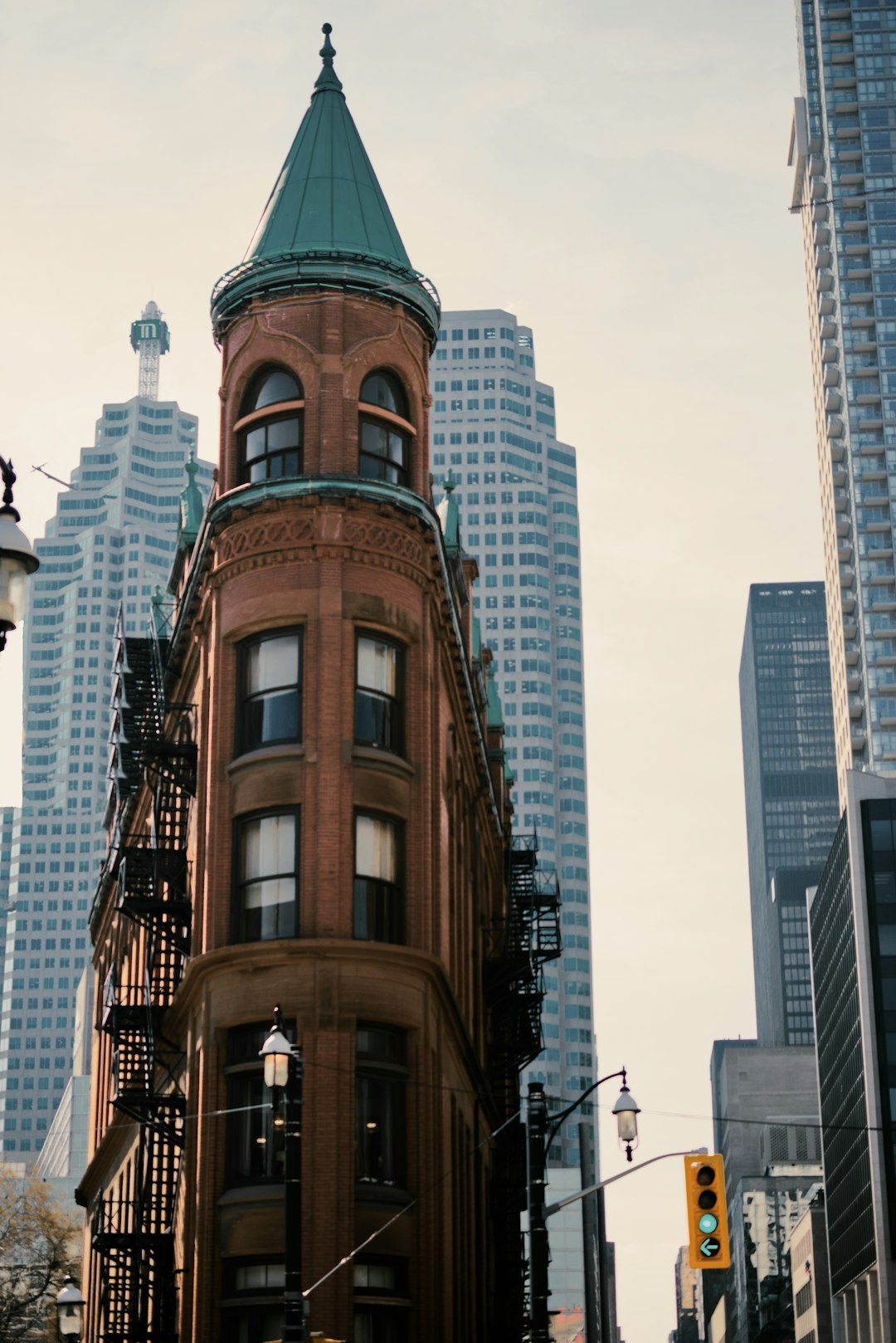 brown high-rise building