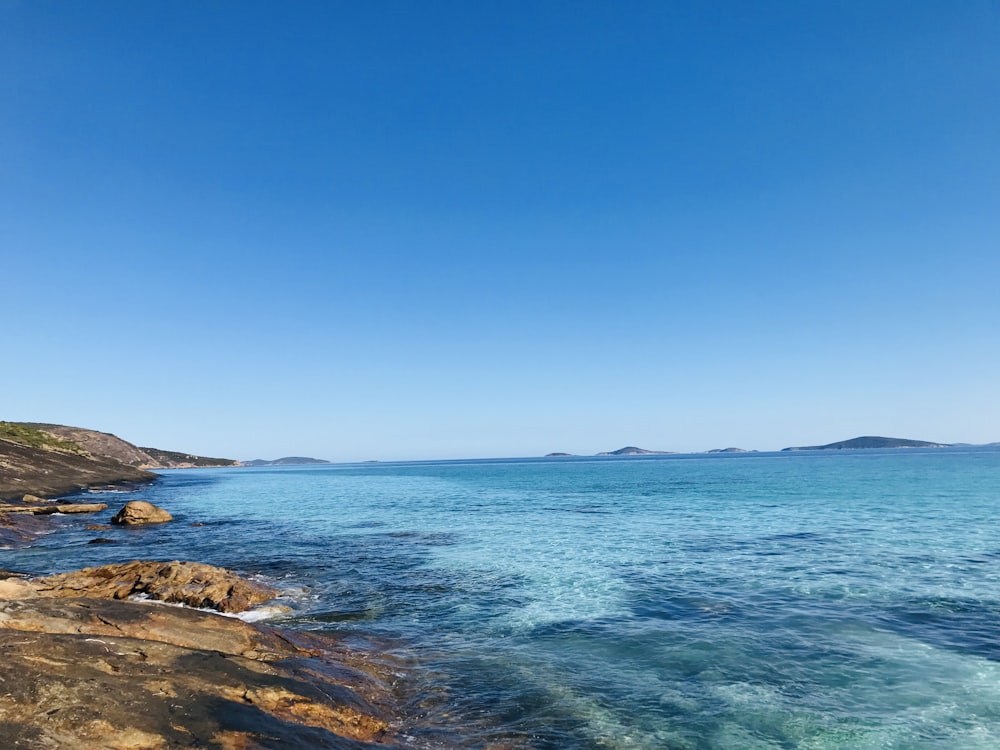 sea and rocks