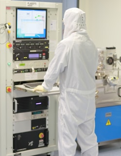 De la recherche à l'industrie électronique