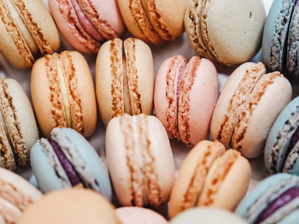 Dulce de Leche Macarons