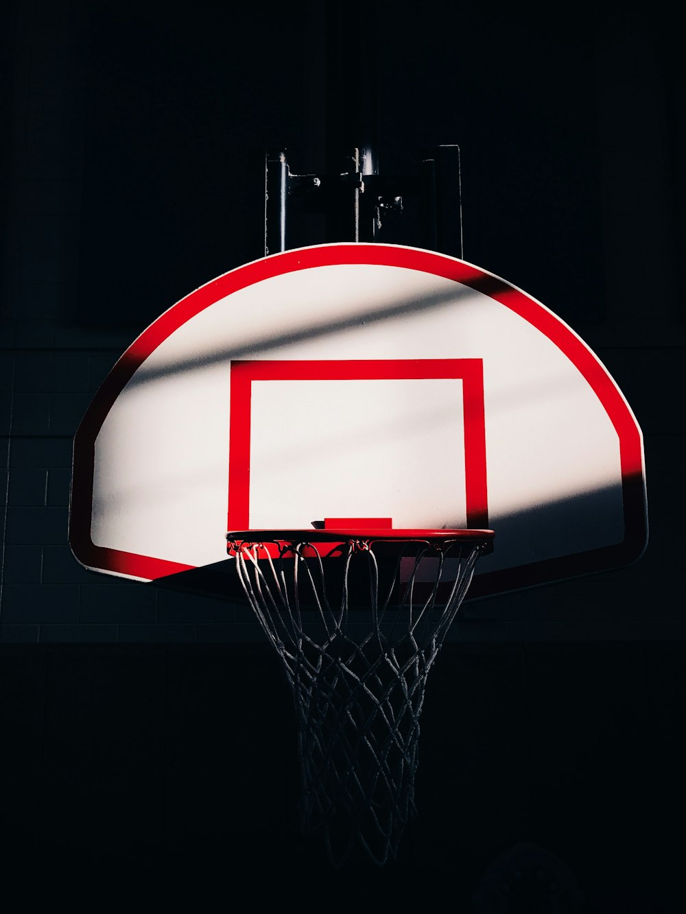 white and red basketball hoop