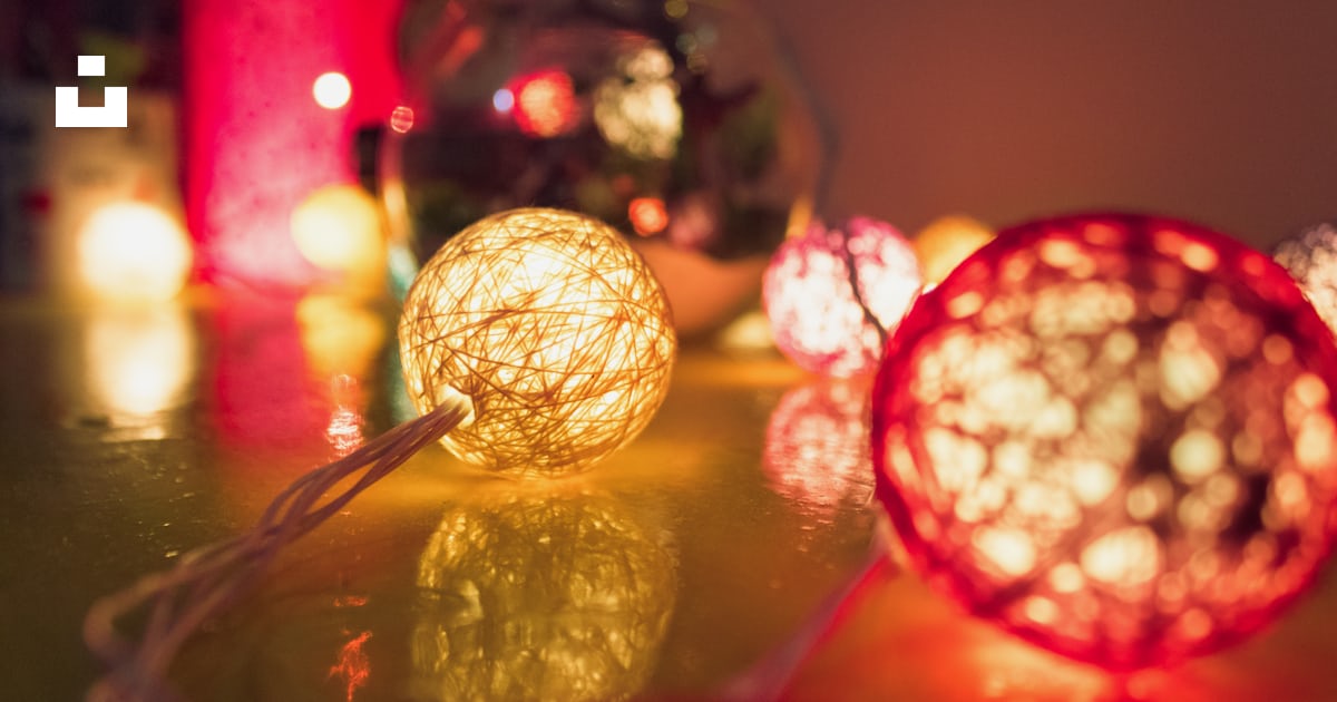 Boules LED jaunes et rouges photo – Photo Sphère Gratuite sur Unsplash