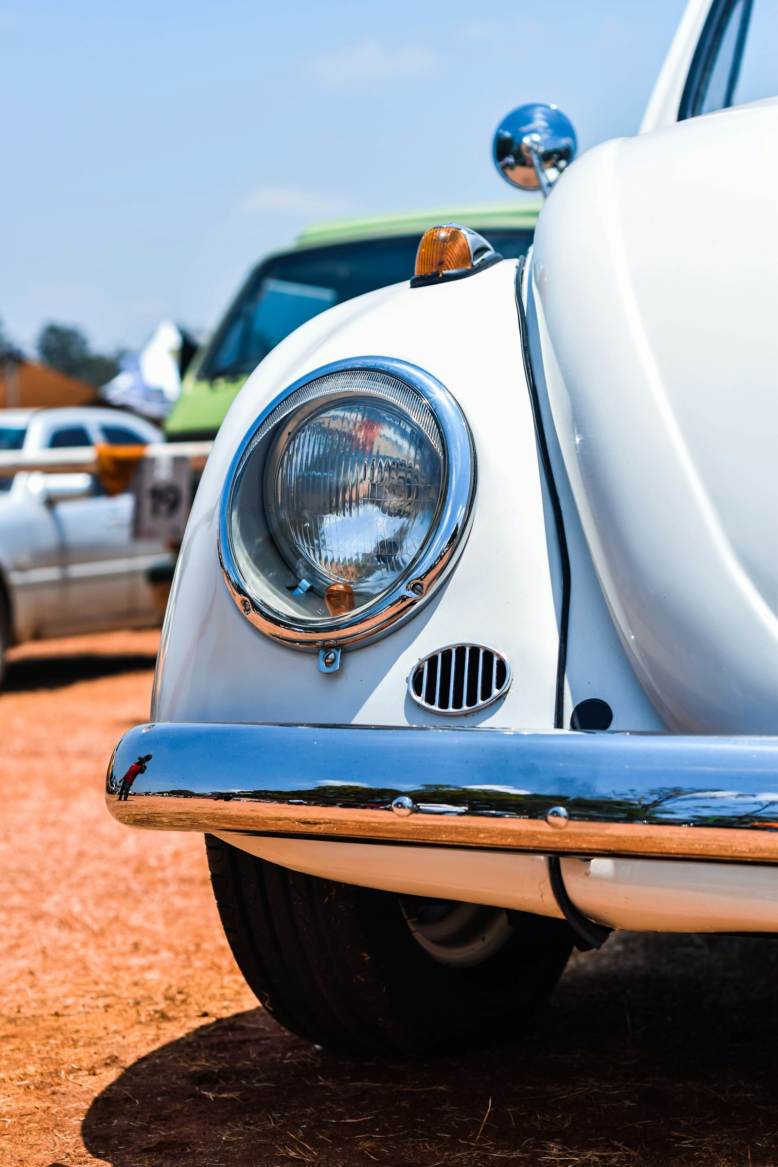 Nikon D3300 + Nikon AF Nikkor 50mm F1.8D sample photo. White volkswagen beetle car photography