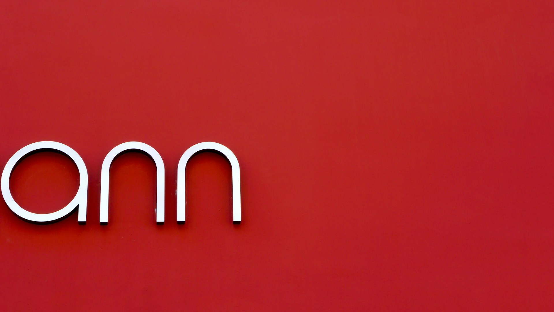 gray computer monitor