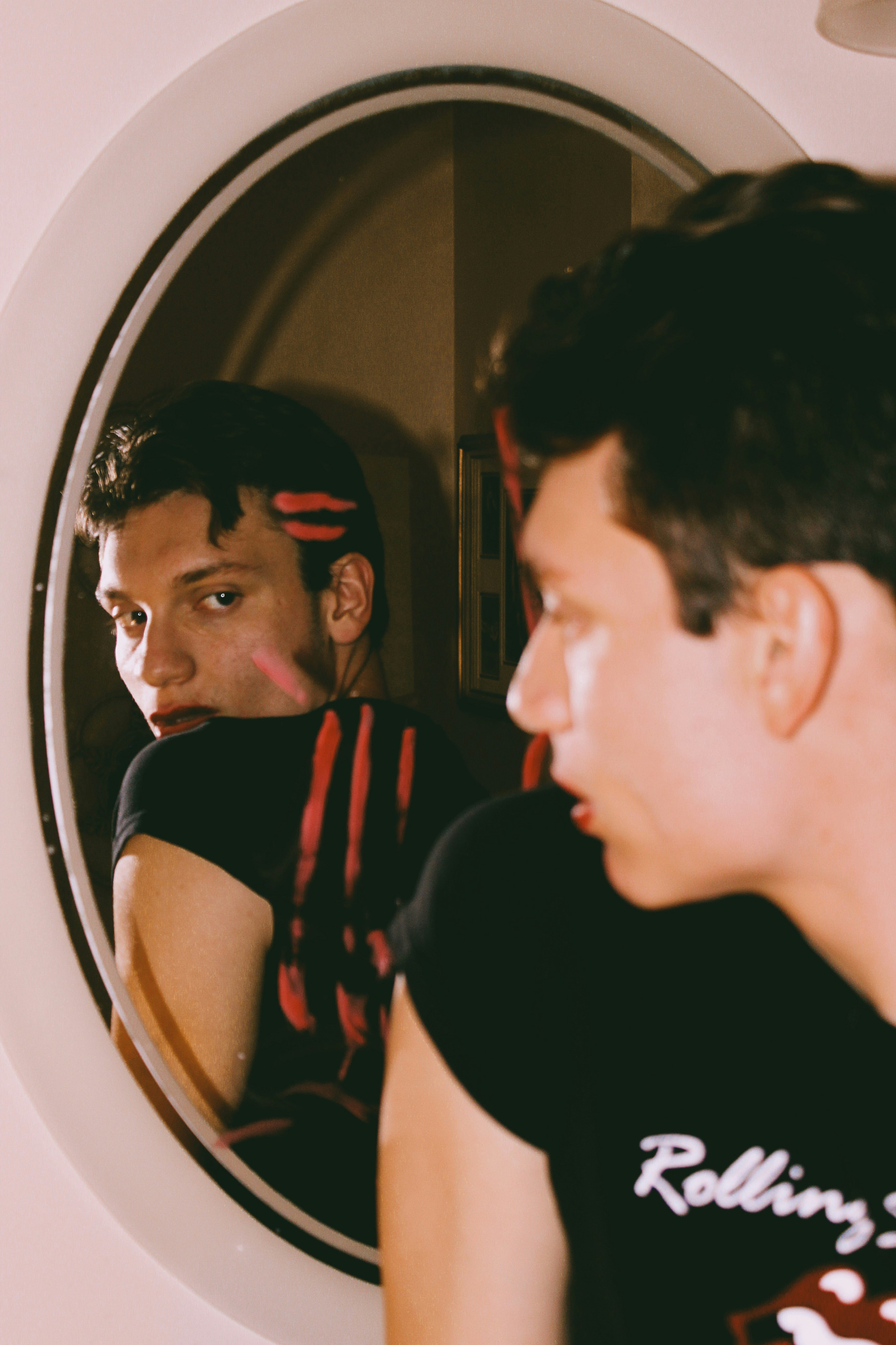 Man Looking In The Mirror Pictures | Download Free Images on Unsplash