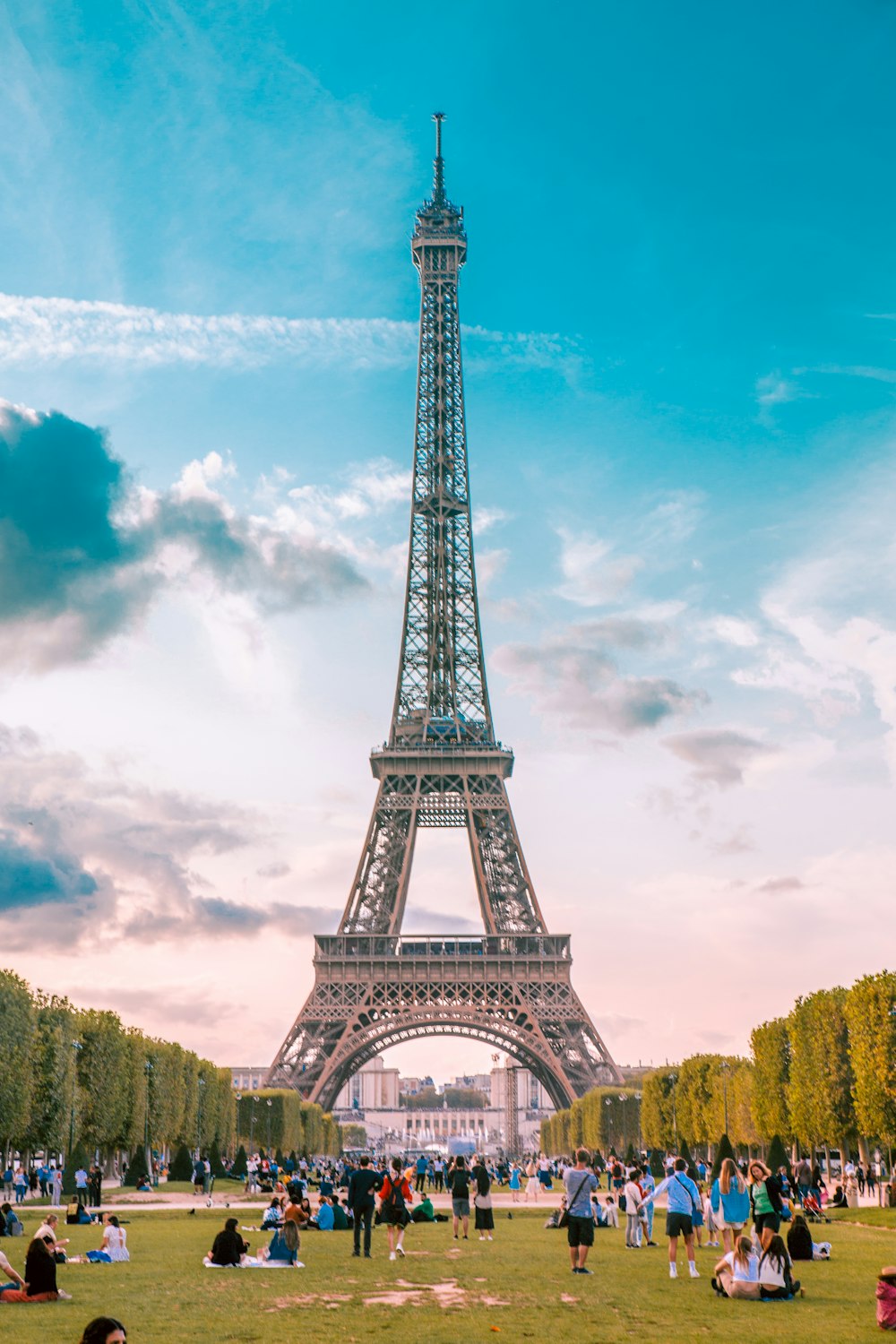 Close Up Photography Of People Near Eiffel Tower Paris Photo Free Architecture Image On Unsplash