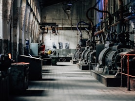 gray metal industrial machine