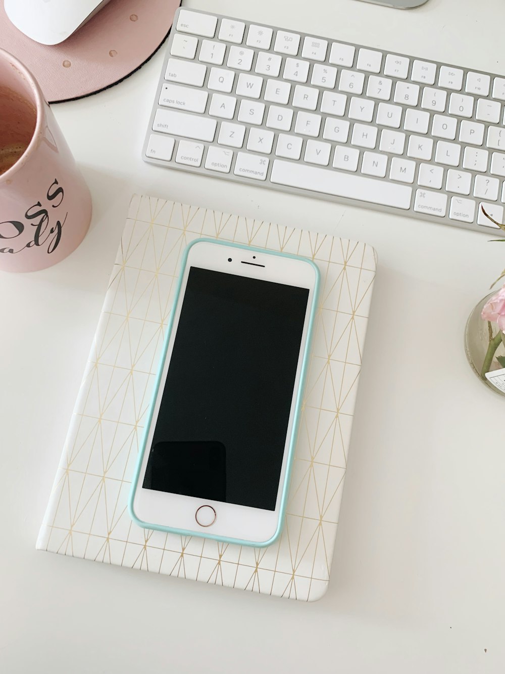 iphone 7 photo free image on unsplash