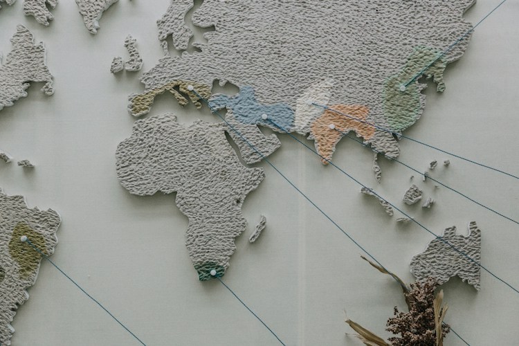 Country Chain Game: Connect Countries by Borders