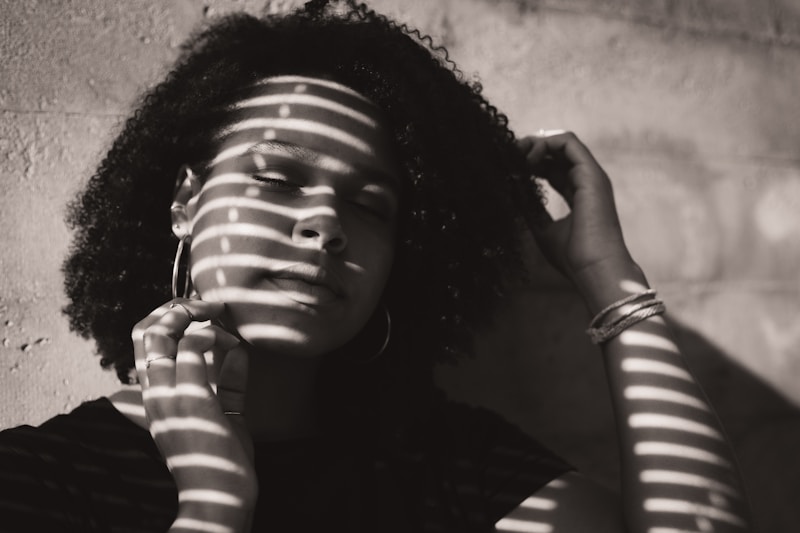 Černobílý portrét krásky