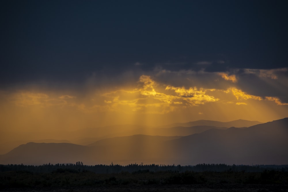 crepuscular rays