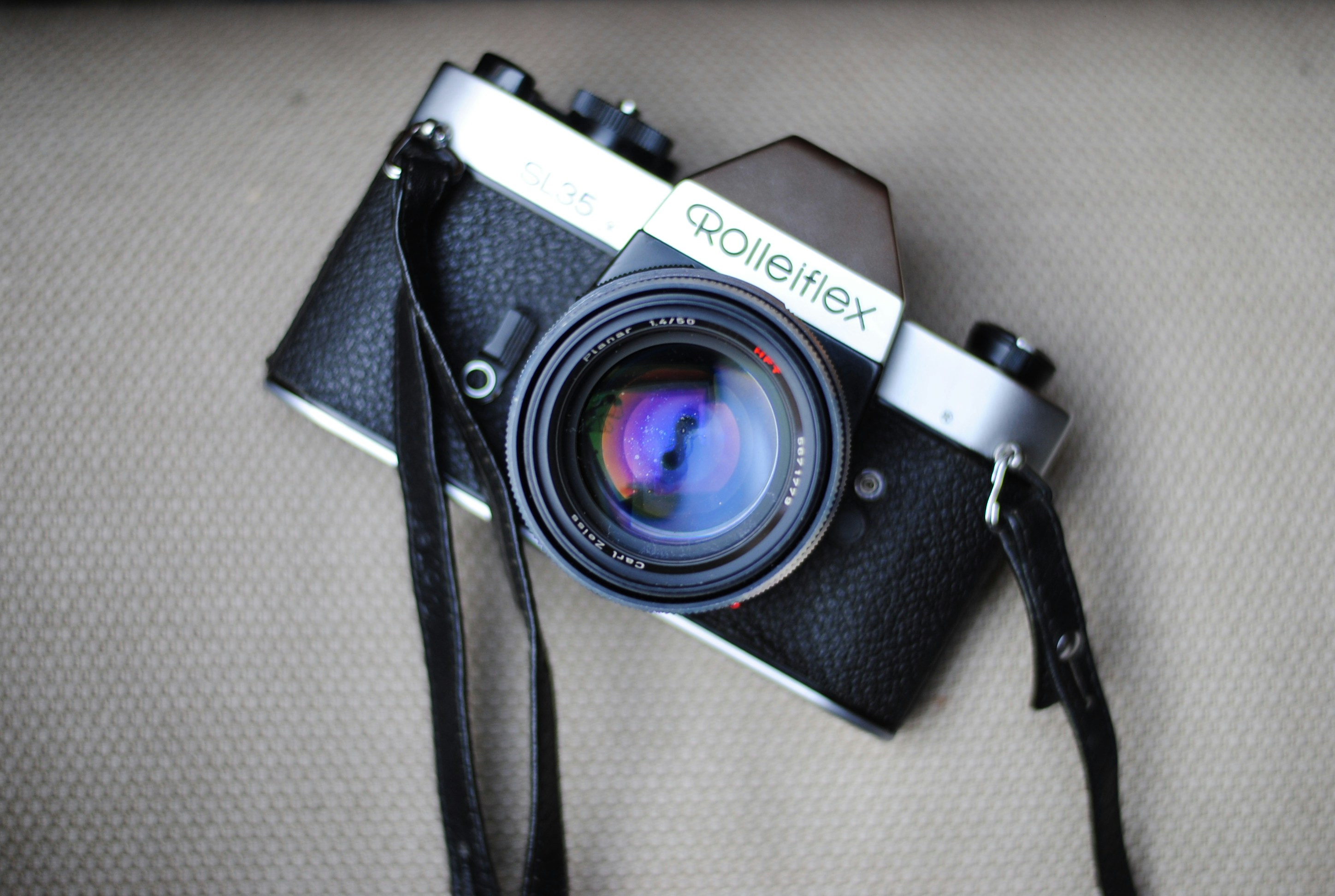 black and gray DSLR camera