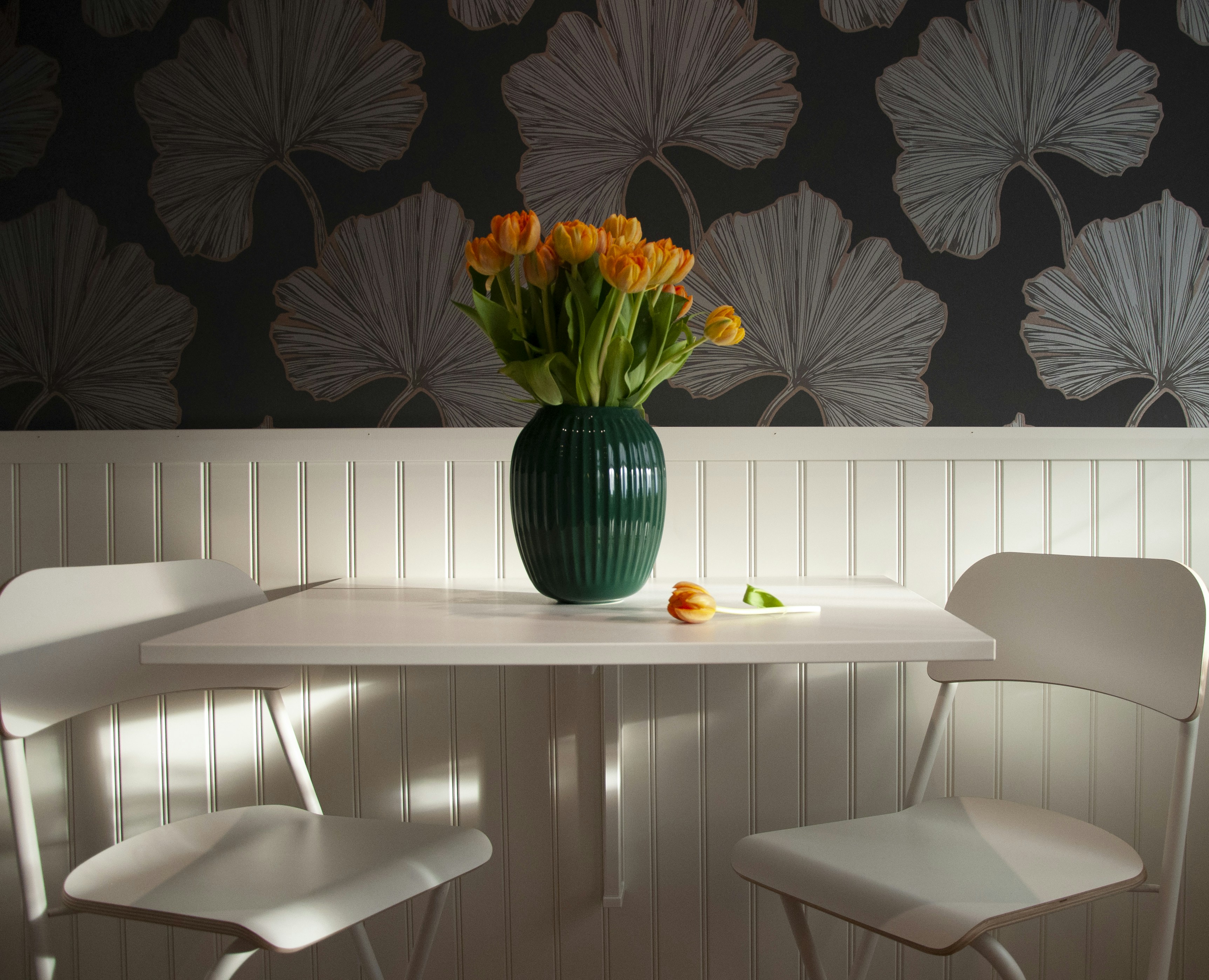 glamorous kitchen wallpaper, wallpaper, Hollywood Regency Small Kitchen: Bright & Airy Ideas 5