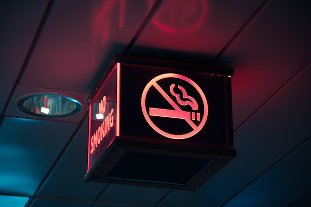 powered-on no smoking box