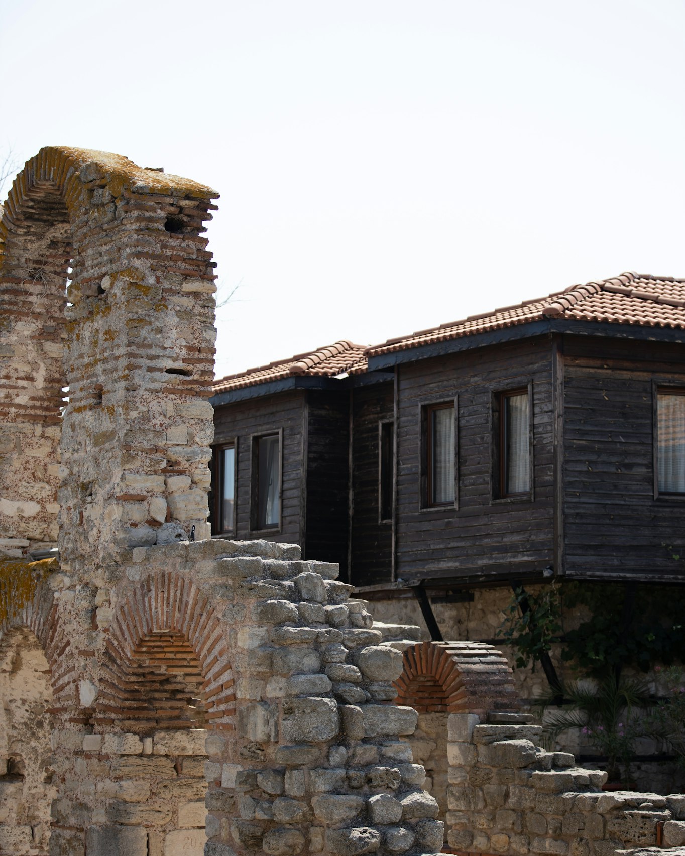 Kamienno-drewniane domy w Nessebarze
