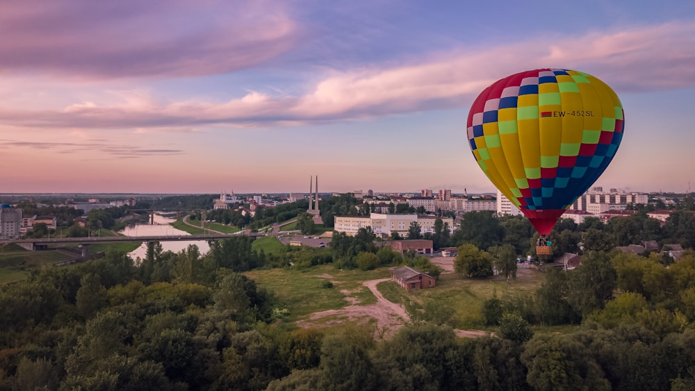 red ,yellow, blue, and white hot air balloon