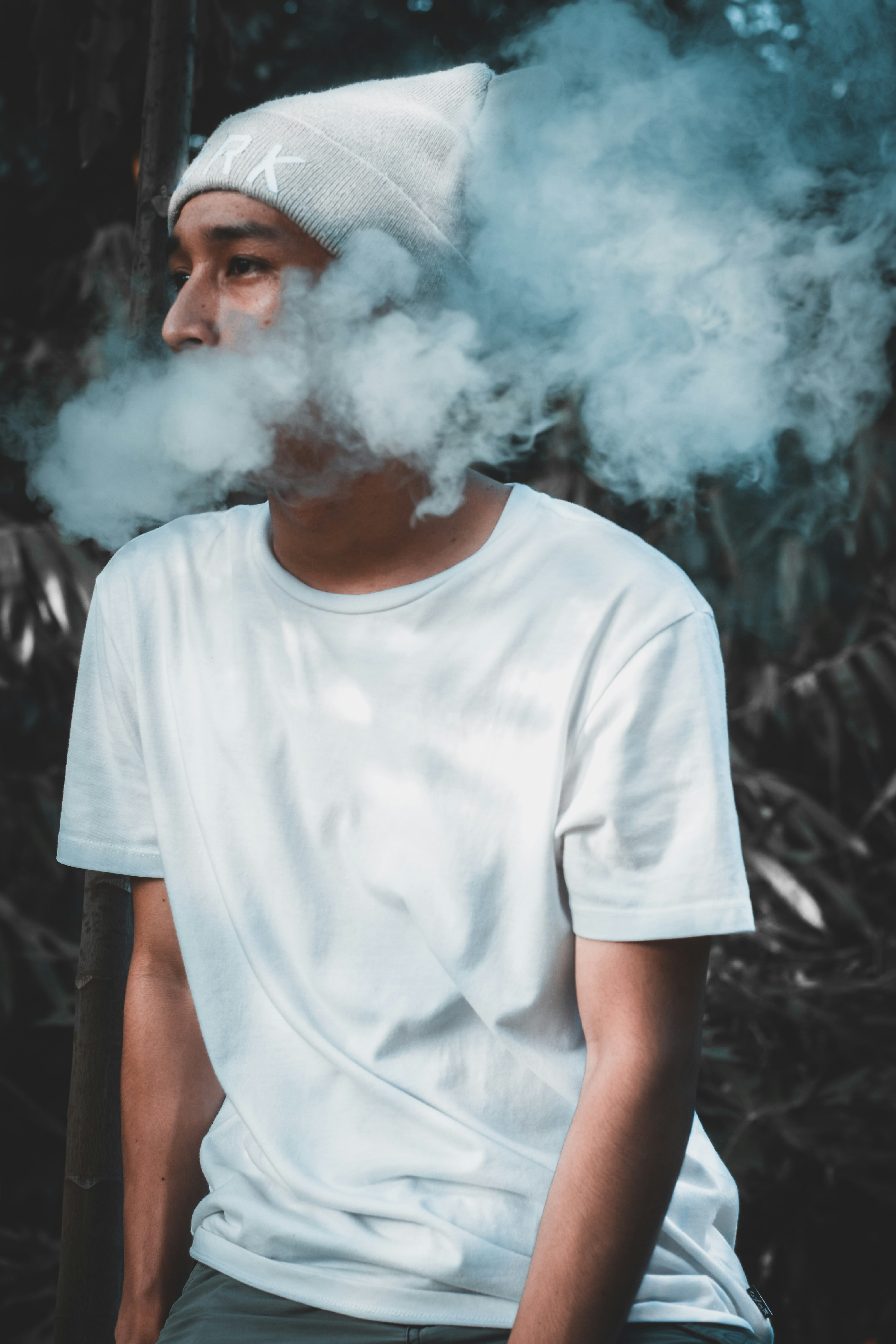 photo-1570113941230-b8e1e9678a8a?ixid=M3wxMjA3fDB8MXxzZWFyY2h8ODB8fGRyJTIwdmFwZSUyMGtzYXxlbnwwfHx8fDE3MzgxNDc4MTl8MA%5Cu0026ixlib=rb-4.0.3