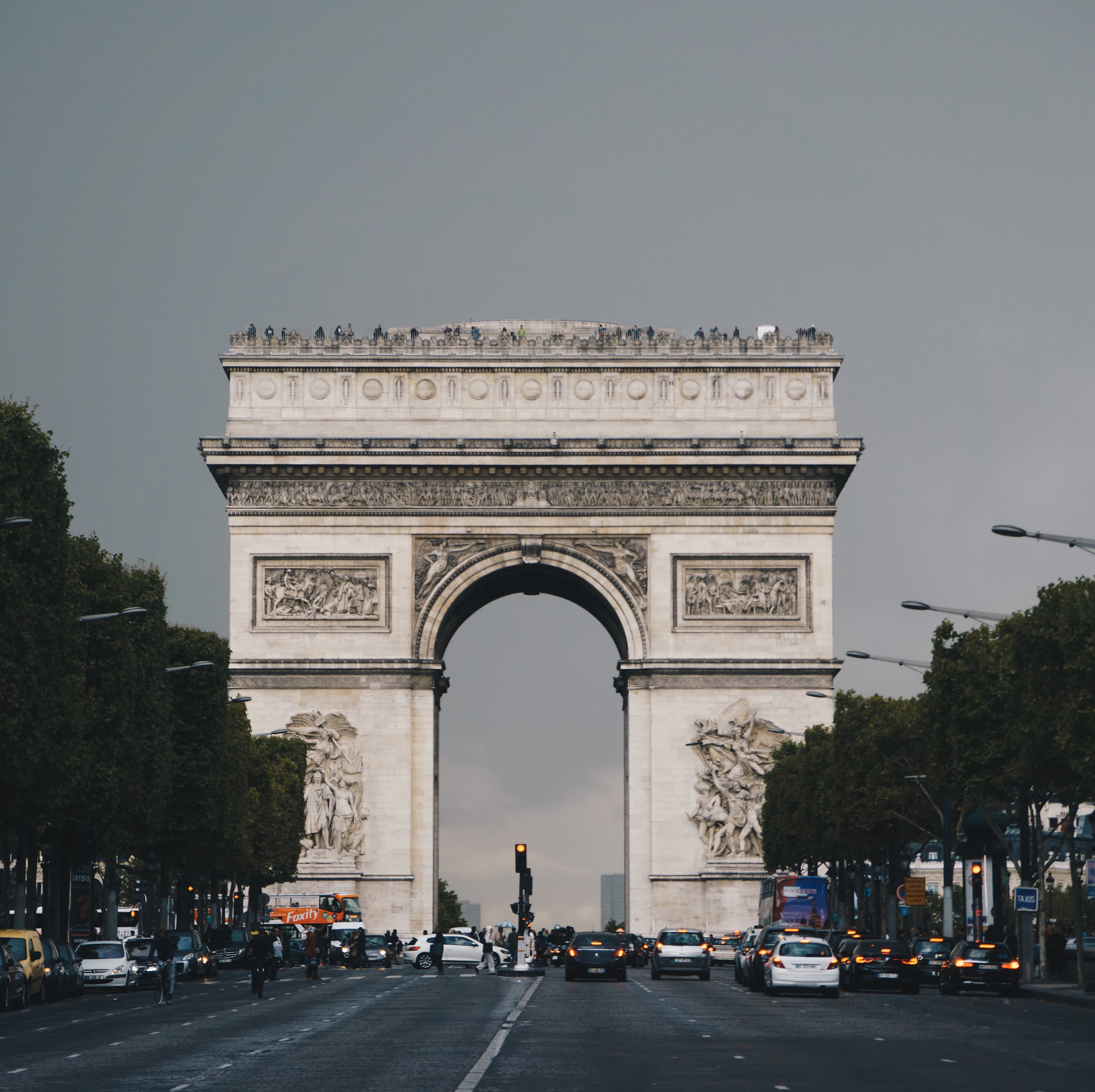 Champs-Élysées & Arc de Triomphe