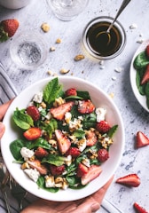 prato de salada de morango