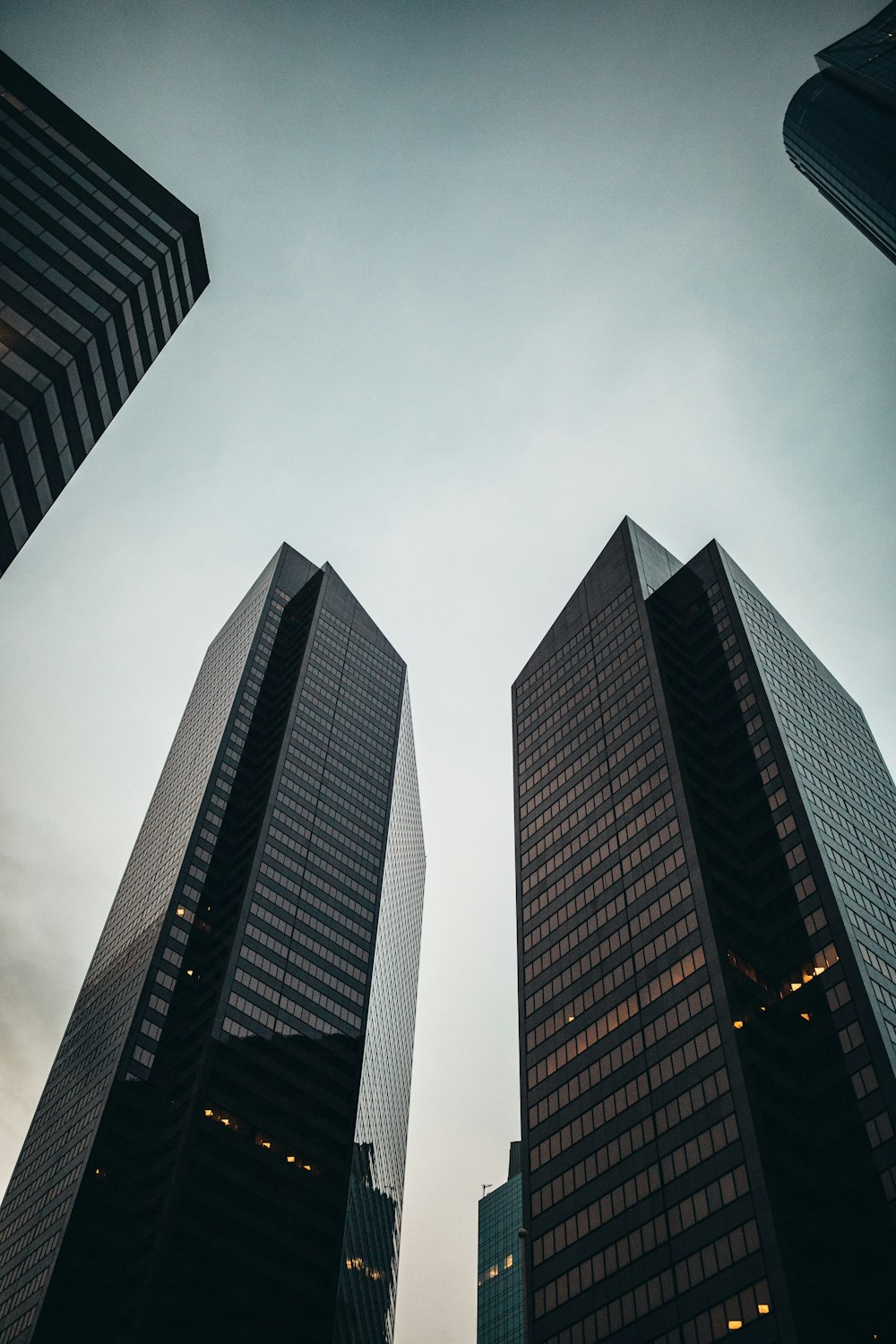550+ Building In Background Pictures | Download Free Images on Unsplash