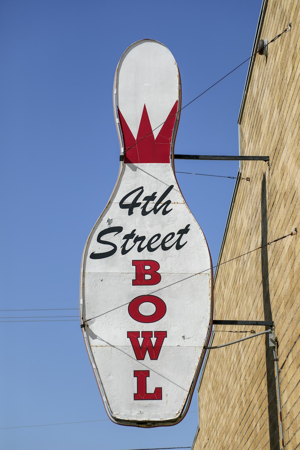 4th street bowl signage