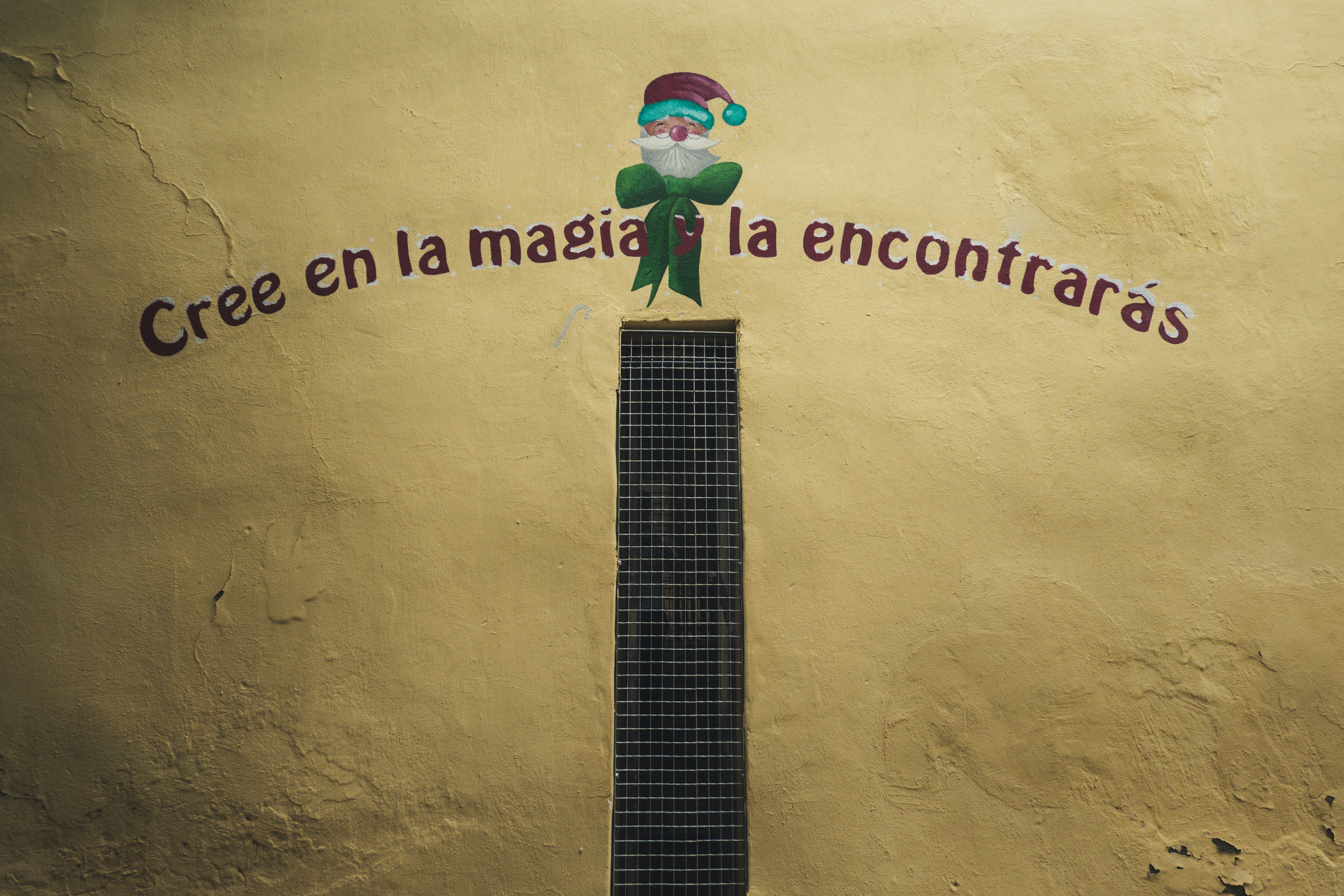 photo-1570276747686-7fb4aaa853f2?ixid=M3wxMjA3fDB8MXxzZWFyY2h8MTB8fGVtYWRoYXNzYW4uY29tfGVufDB8fHx8MTc1MDExNDEwNHww\u0026ixlib=rb-4.1.0