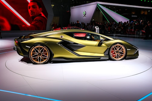 3D interactive display of a car’s paint layers with gold highlights