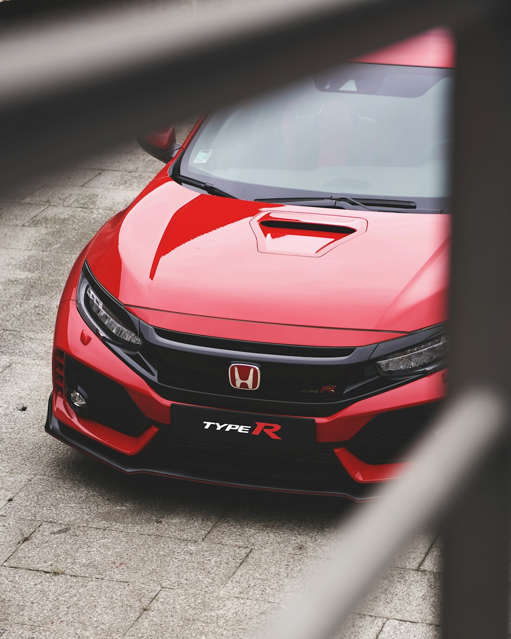 rotes Honda-Fahrzeug