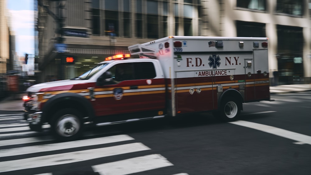 ambulance sur la route