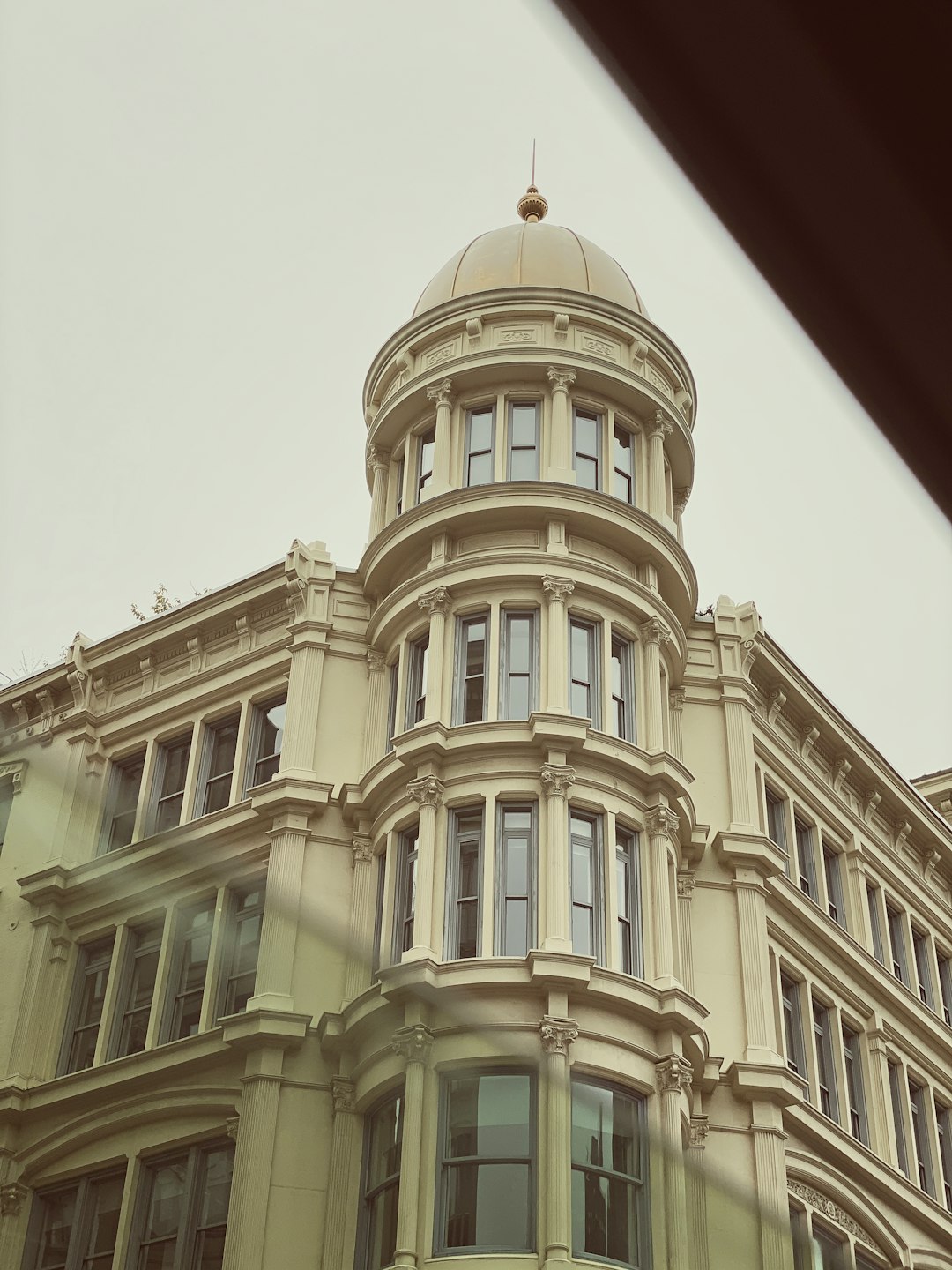 white painted dome building during daytime