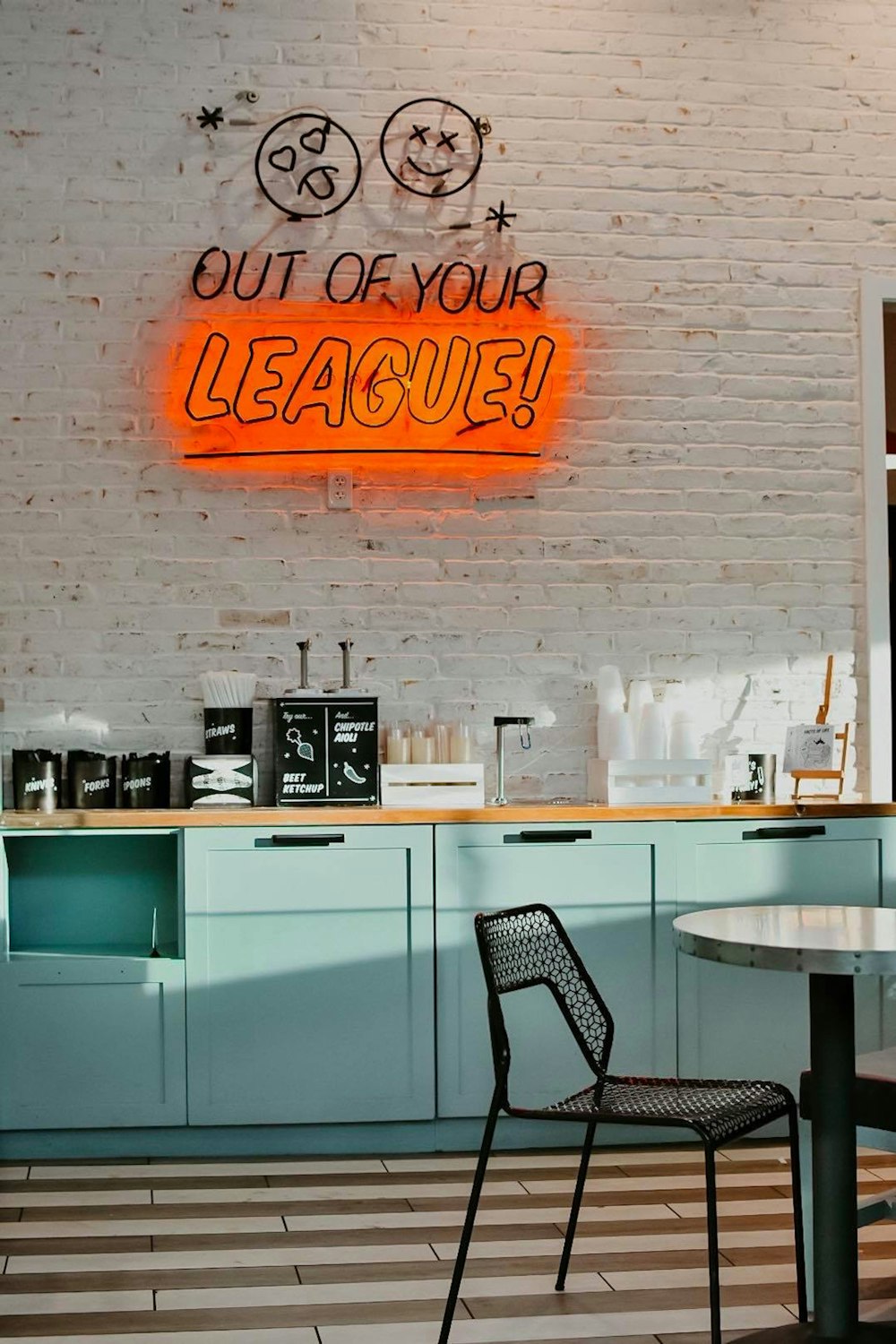 Segnaletica luminosa al neon Out of Your League