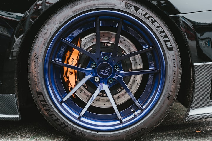 A Michelin tire. In this article, we look into how a tubeless tire works, how it holds up to a puncture, & its pros and cons.