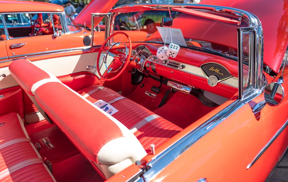 Coupé descapotable rojo