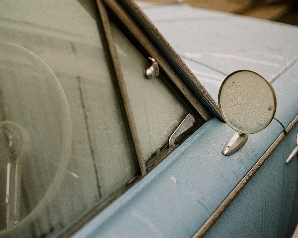 closeup photo of gray vehicle