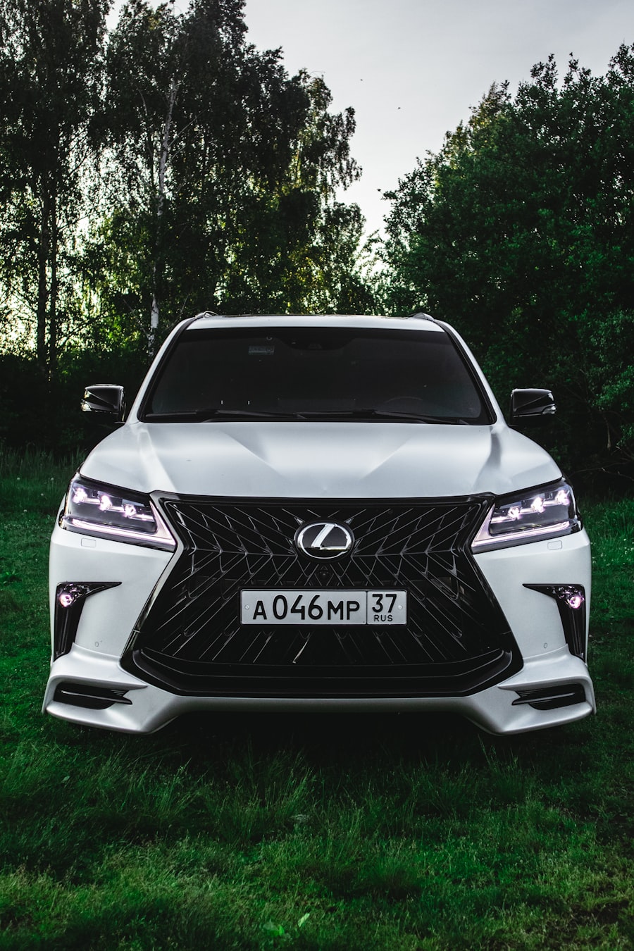 Lexus LX 570 vue extérieure