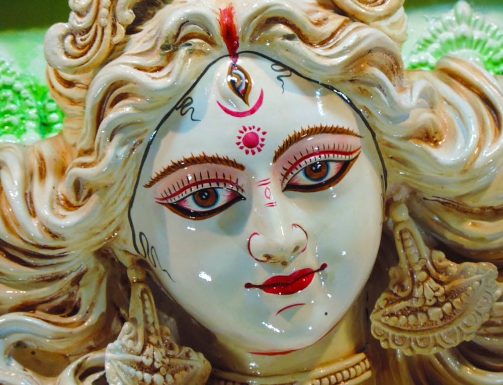 Hindu drity figurine