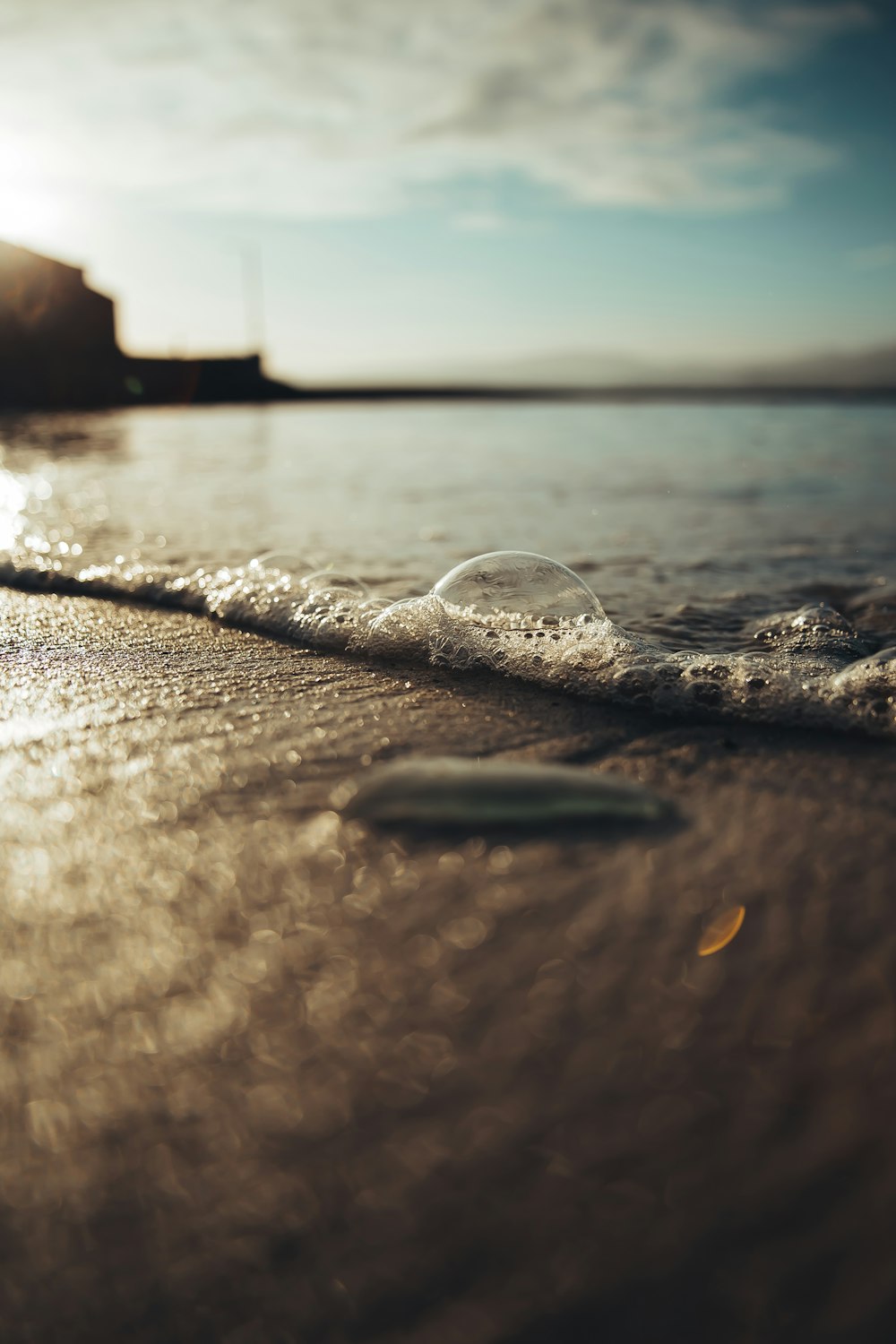 shallow focus photo of body of water