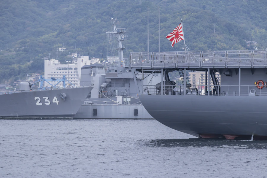 極限の省人化とステルスの盾：最新鋭護衛艦「ながら」呉基地配備の全貌