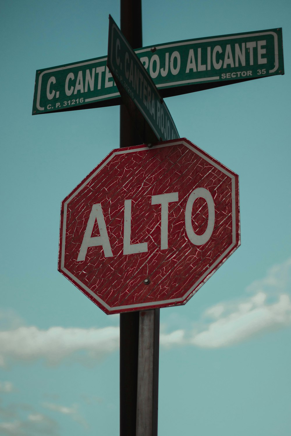 alto road signage