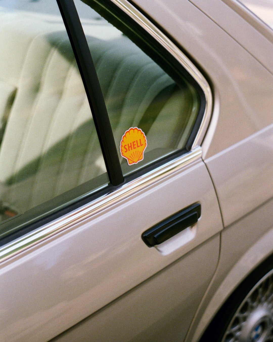 Shell decay sticker