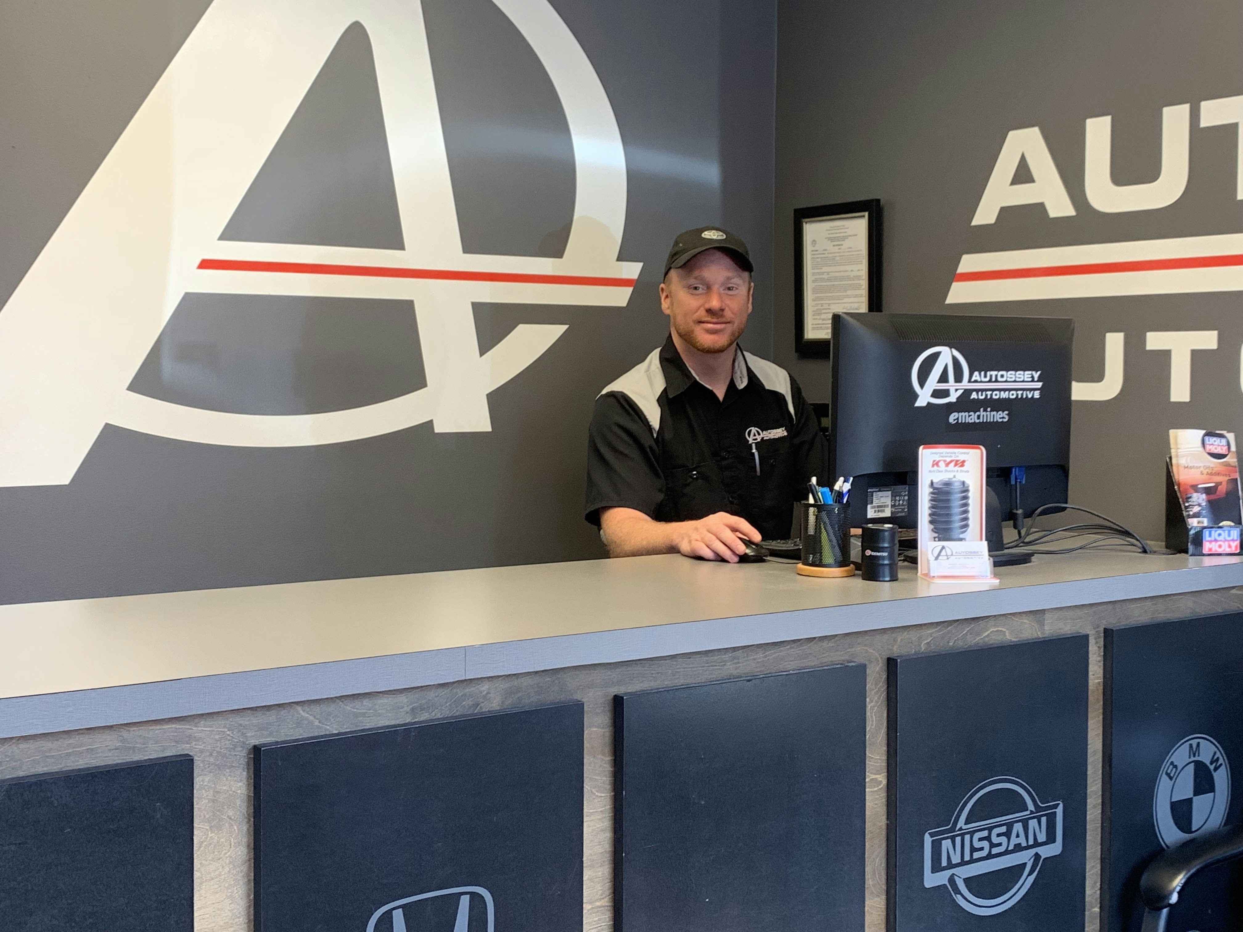 photo 1570645454423 28e4574ba515?crop=entropy&cs=tinysrgb&fit=max&fm=jpg&ixid=M3w4NzgxNTF8MHwxfHNlYXJjaHw1fHxBdXRvbW90aXZlRUNVfGVufDB8MHx8fDE3NzYzNjI2MzZ8MA&ixlib=rb 4.1