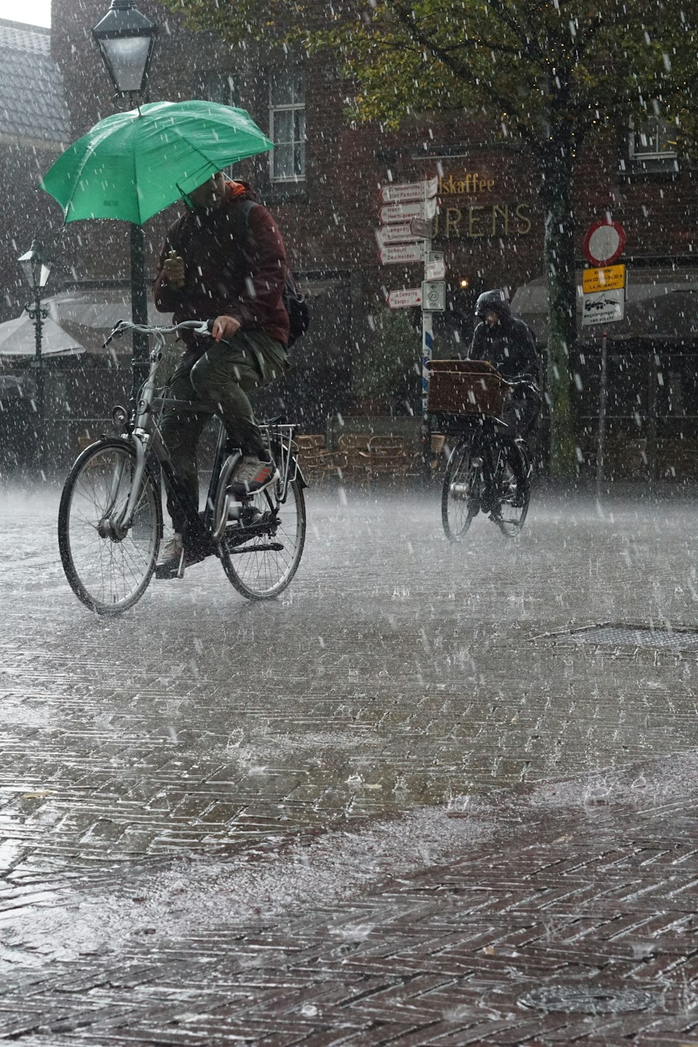 Personas en bicicleta